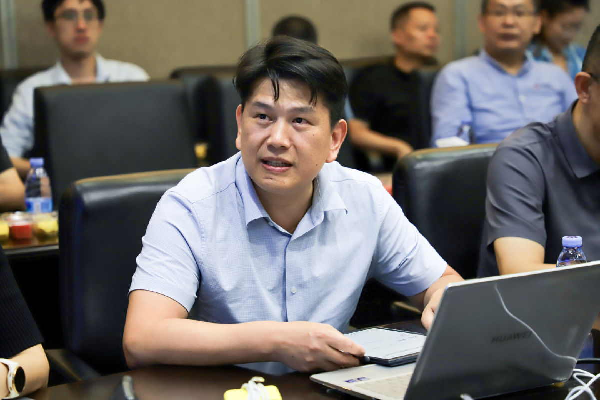 何总工1.jpg